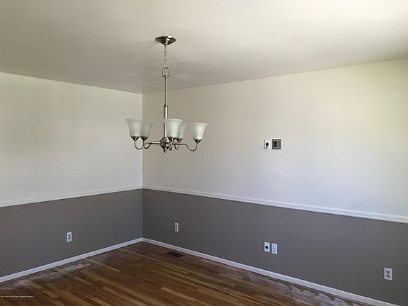 4th image of 332 Suburban Dr