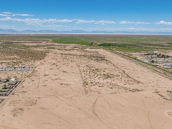 3rd image of 2 Mayflower Rd