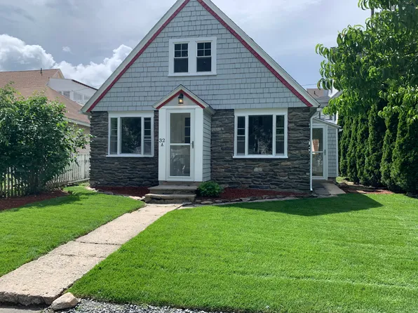 32 Shaffner St #A, Worcester, MA 01605