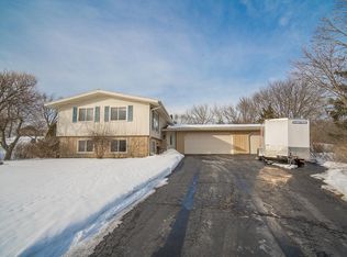 S35W28674 Loon Holw, Waukesha, WI 53189