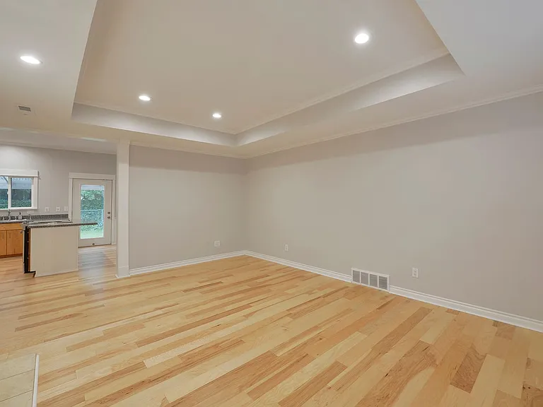 8431 S 117th St — Photo 9