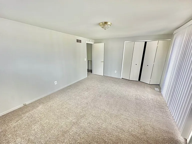 23121 Hoffman St — Photo 4