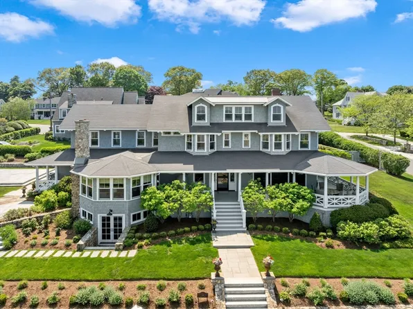48 Whiton Ave, Hingham, MA 02043