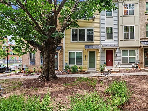2nd image of 663 Anacostia Ave NE
