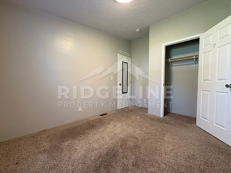 582 N 4200 E — Photo 12