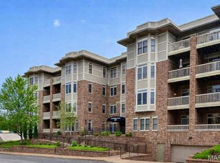 540 N And South Rd APT 103, Saint Louis, MO 63130