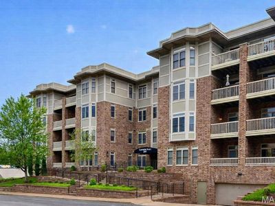 540 N And South Rd APT 103, Saint Louis, MO, 63130