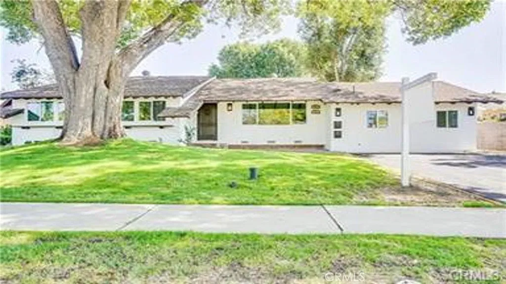 4 bed, 1431 sqft, $4,650 — Photo 2