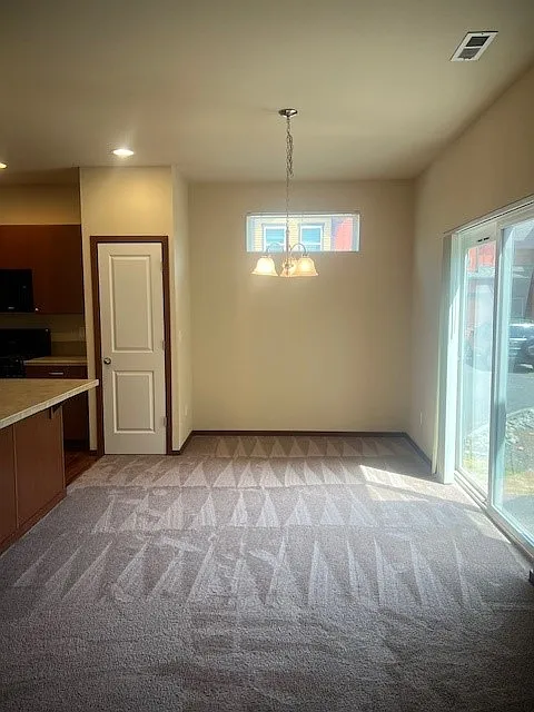 3 bed, 2.5 bath, 1469 sqft, $3,395 — Photo 4