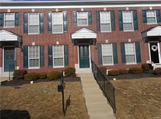 417 Parkview Place Dr, Ballwin, MO 63021