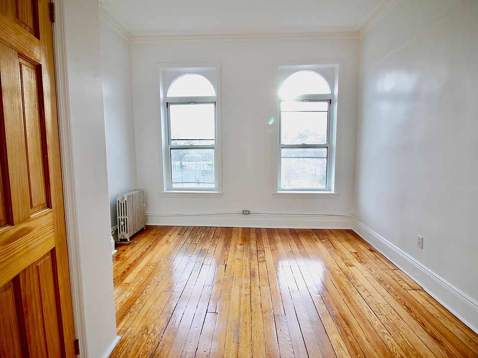 1st image of 77 Irving Ave APT 3R
