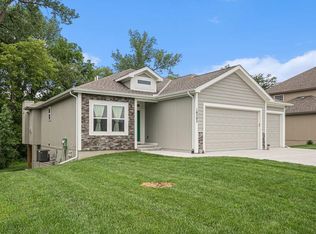 18205 Belinda Dr, Smithville, MO 64089