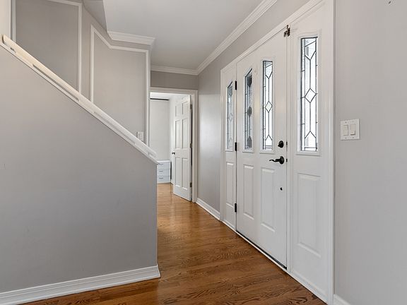 3rd image of 2205 Foxhill Ct