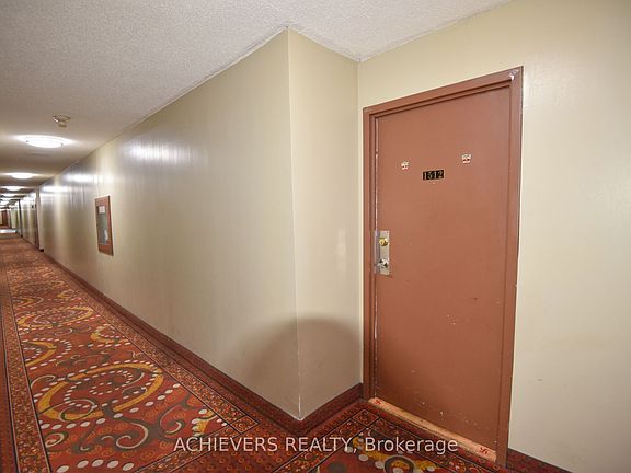 3rd image of 21 Markbrook Ln #1512
