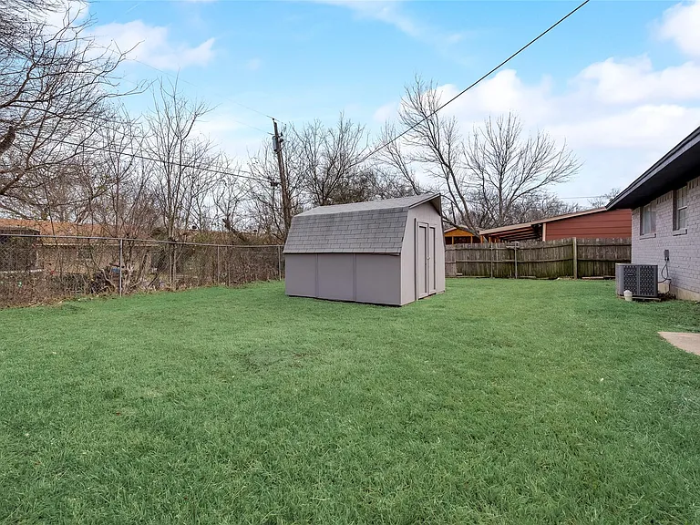 1114 Anthony Dr — Photo 23