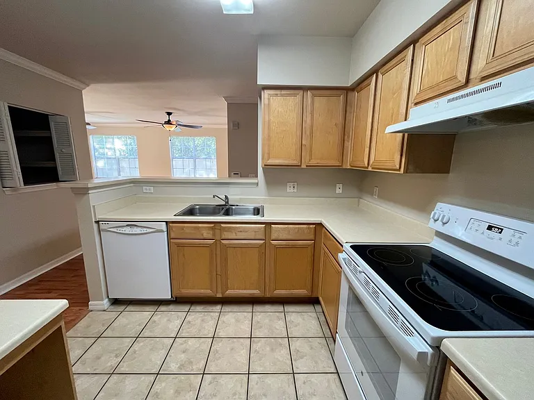 1155 Villagio Cir #106 — Photo 8