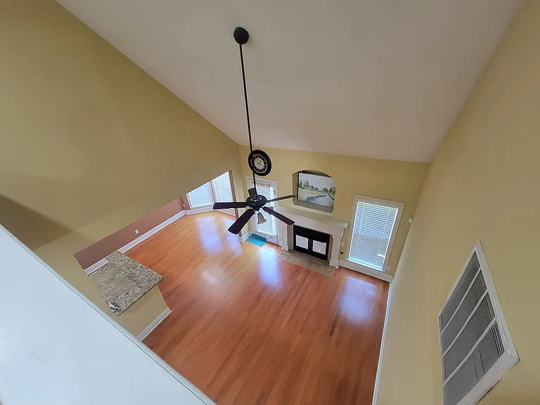 1010 Barrett Dr — Photo 11