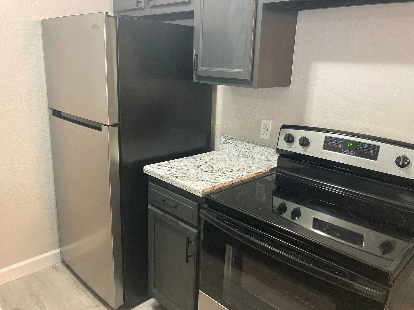 1 Bedroom 1 Bathroom Apartment! — Photo 3