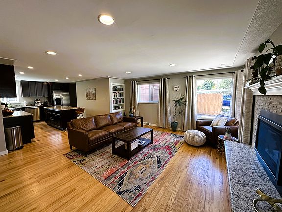 3rd image of 8680 Calvin Dr