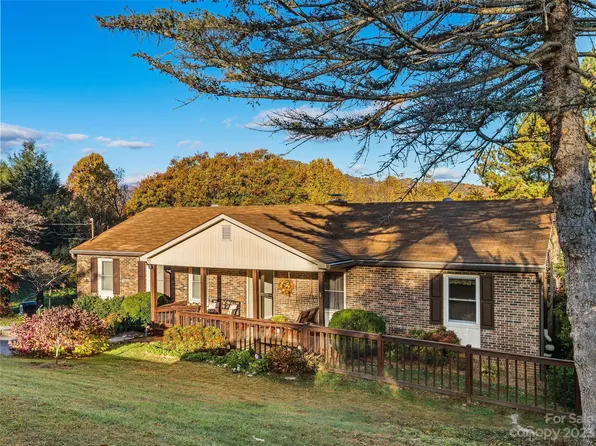 95 Leaf Ln, Clyde, NC 28721