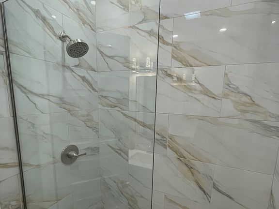 4th image of 533 W Wrightwood Ave #1B