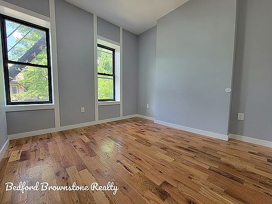 3rd image of 561 Chauncey St #2