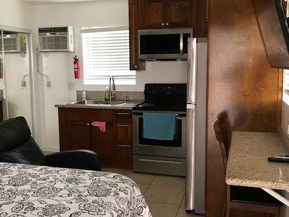 4th image of 2699 E 20th St