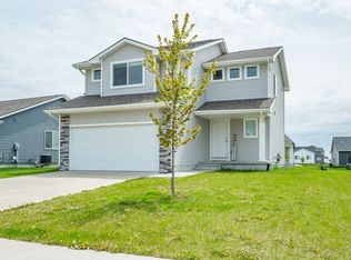 1080 Locust St, Waukee, IA 50263