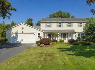 24 Brookshire Ln, Penfield, NY 14526