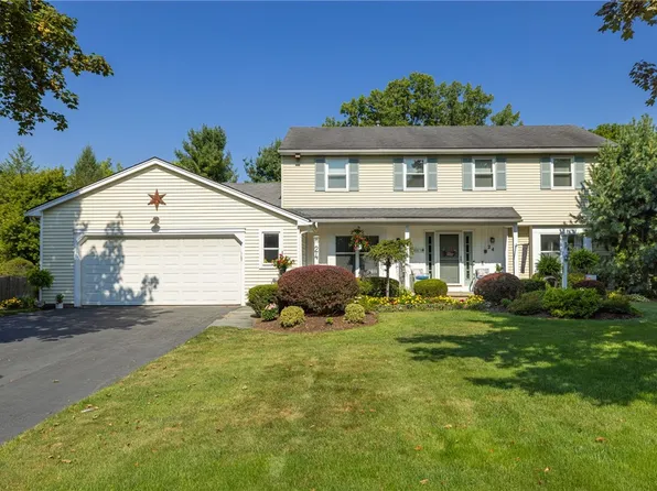 24 Brookshire Ln, Penfield, NY 14526