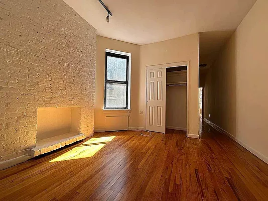 Rented by Bond New York | media 6