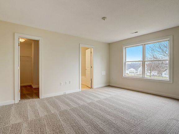 5th image of 272 Brookview Dr