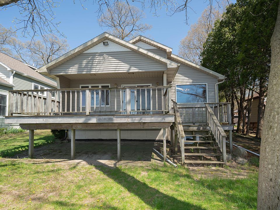 1st image of 544 E Eagle Lake Dr