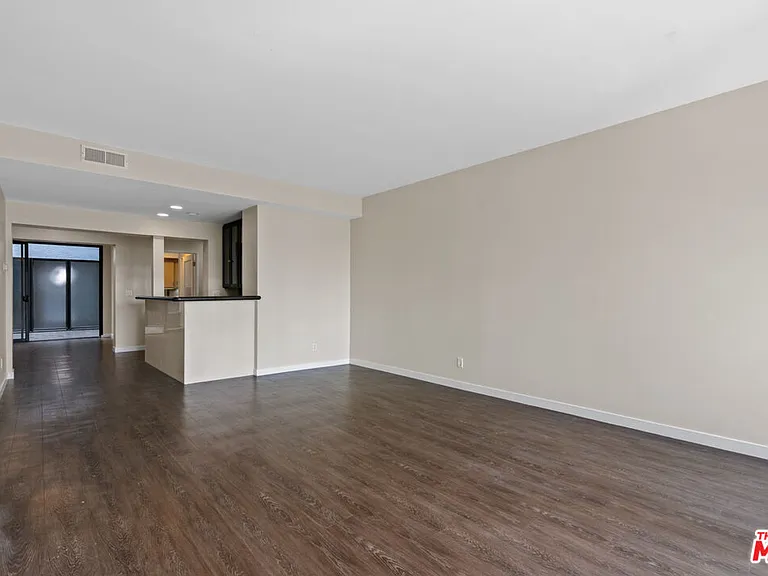 1830 Westholme Ave #101 — Photo 6