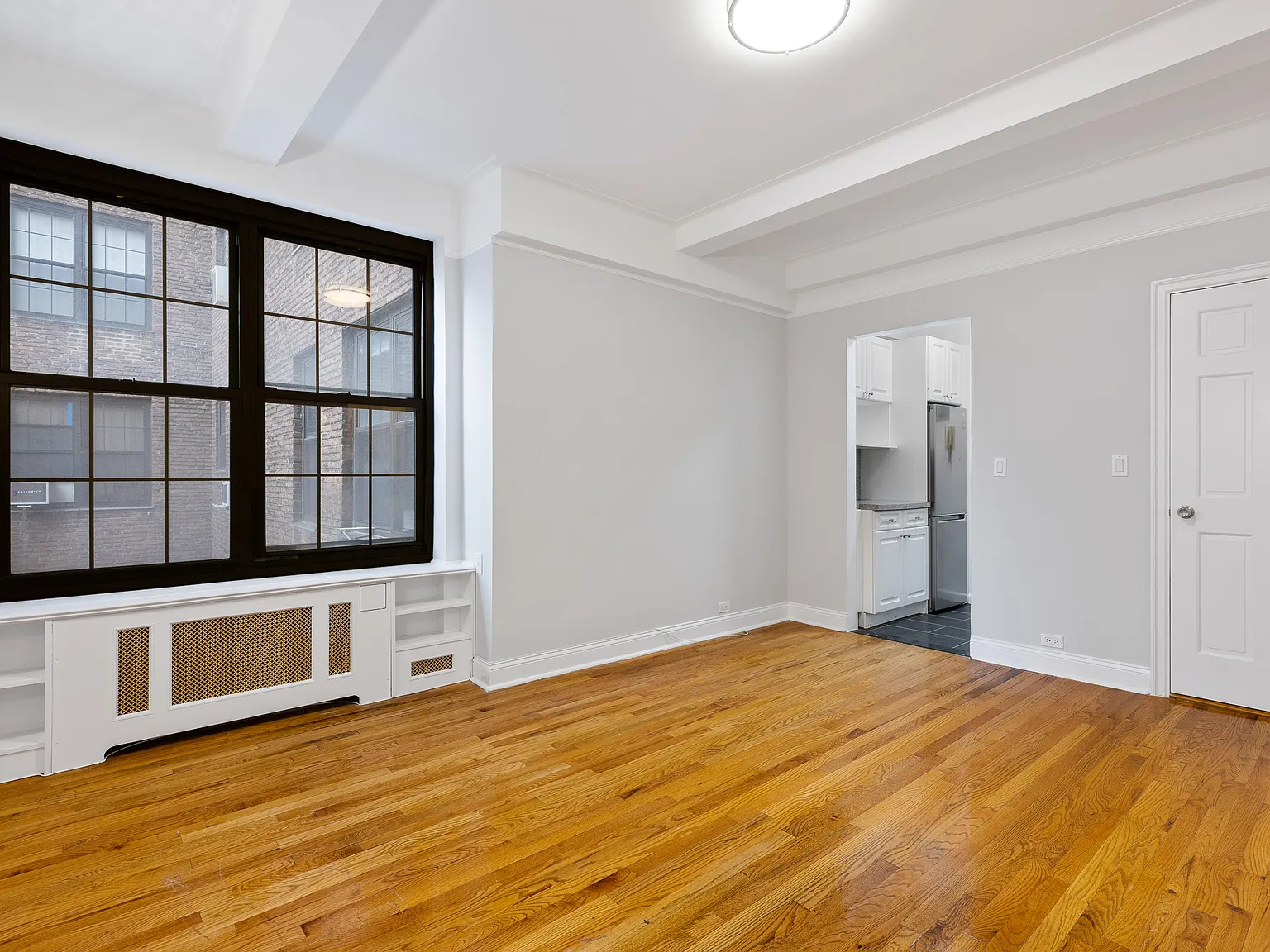 1 University Place — Photo 1