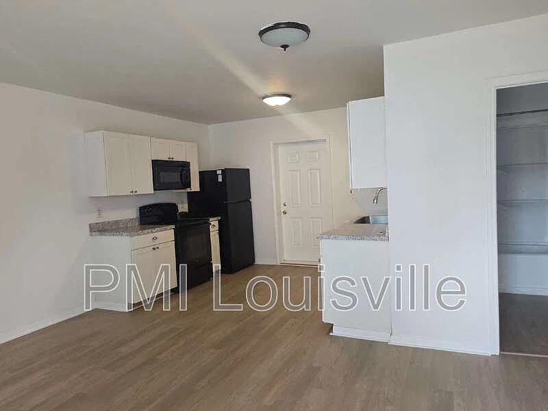 2 bed, 1.0 bath, $1,050 — Photo 4