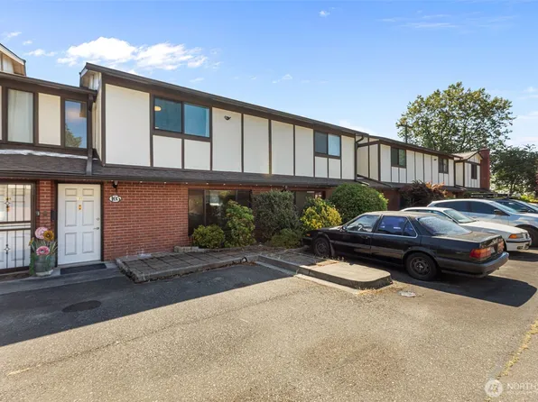 212 SW 146th Street #105, Burien, WA 98166