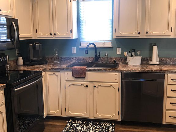 3rd image of 6072 Saint Pauls Dr