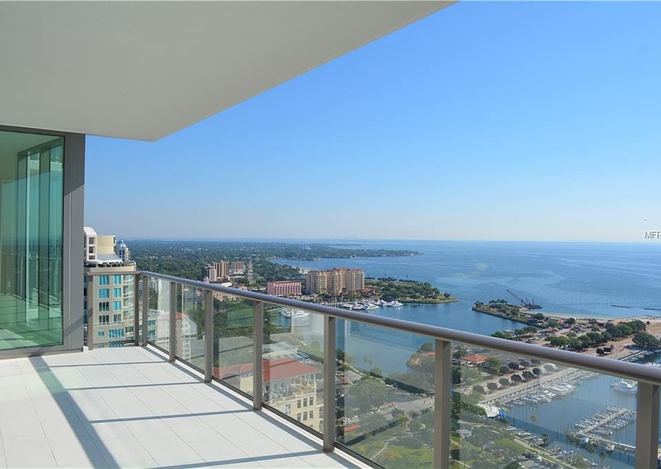 1st image of 100 1st Ave N Unit 3302