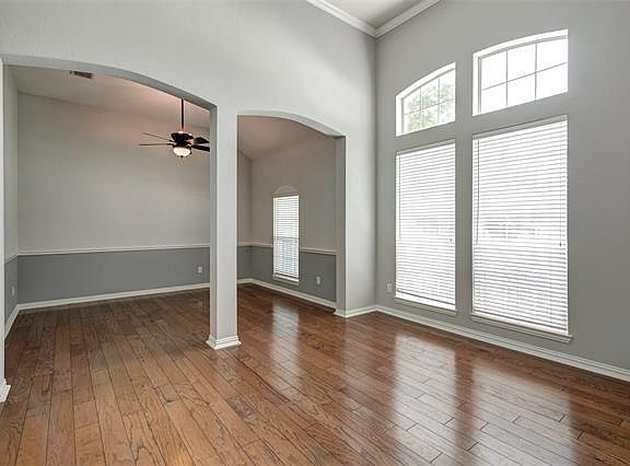 4th image of 2745 Buck Hill Dr