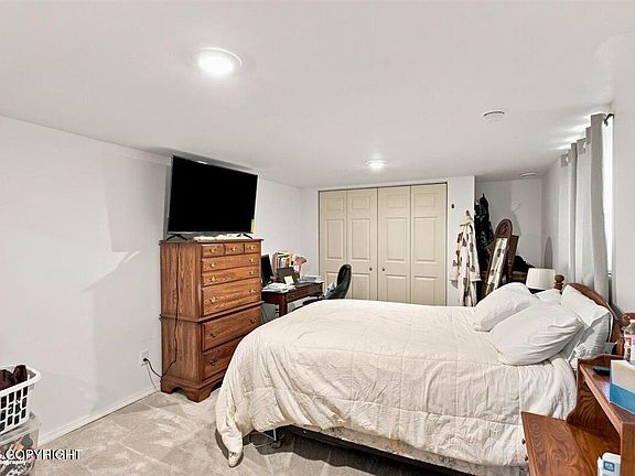 5th image of 2812 S Wickham Cir
