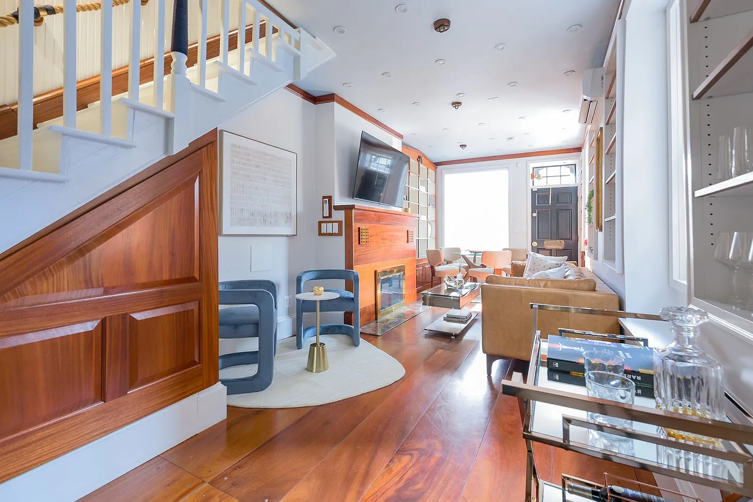 2 bed, 1.0 bath, 9256 sqft, $8,313 — Photo 4