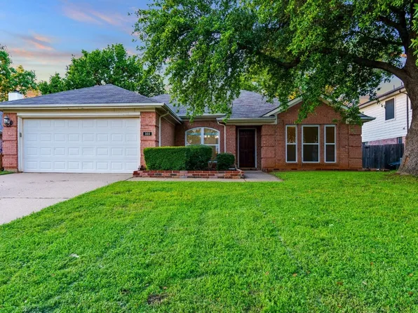 323 Stately Oak Ln, Lake Dallas, TX 75065