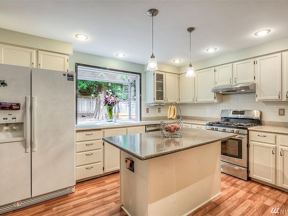 4th image of 10111 181st Ave NE