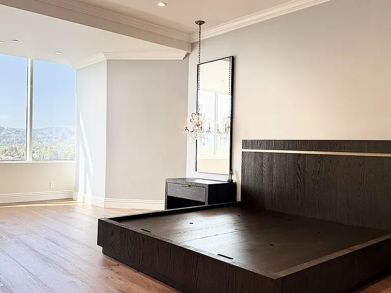 10724 Wilshire Blvd #1605 — Photo 38