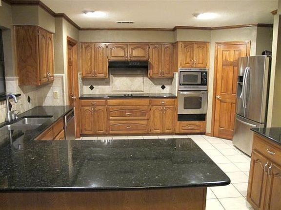 3rd image of 3637 Green Hollow Dr