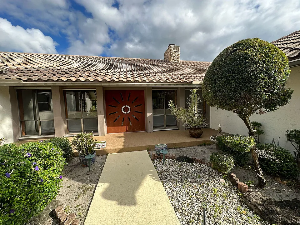 7243 Encina Ln