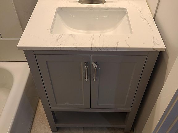 4th image of 1424 E 17th St #2