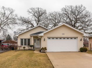 279 Catalpa Ave, Wood Dale, IL 60191
