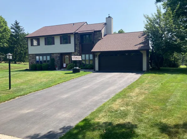 20 Averstone Ct, Holland, PA 18966